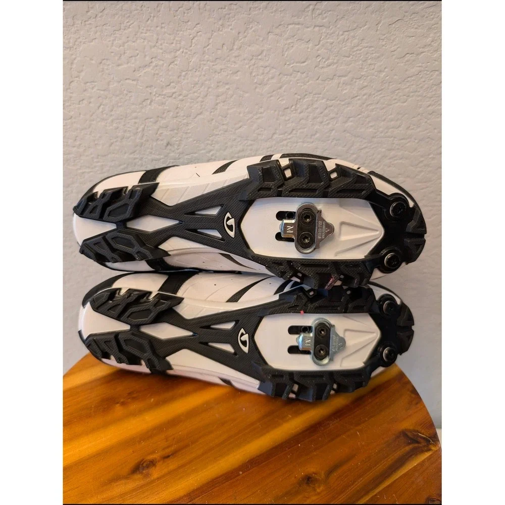 Giro‎ Riela Mens Mountain Bike Shoes White Black Cyan SPD Cleat Size 42 US 9.75